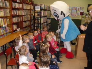 Kicia Kocia w Bibliotece_2