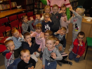 Smok Maciuś w Bibliotece_6